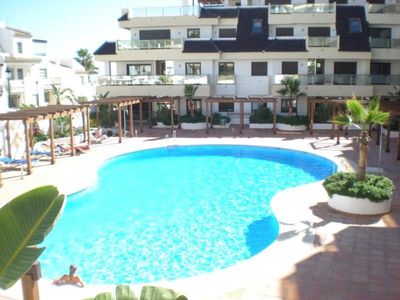 Marina Del Castillo, Duquesa Beachfront Apartment Манилва Экстерьер фото