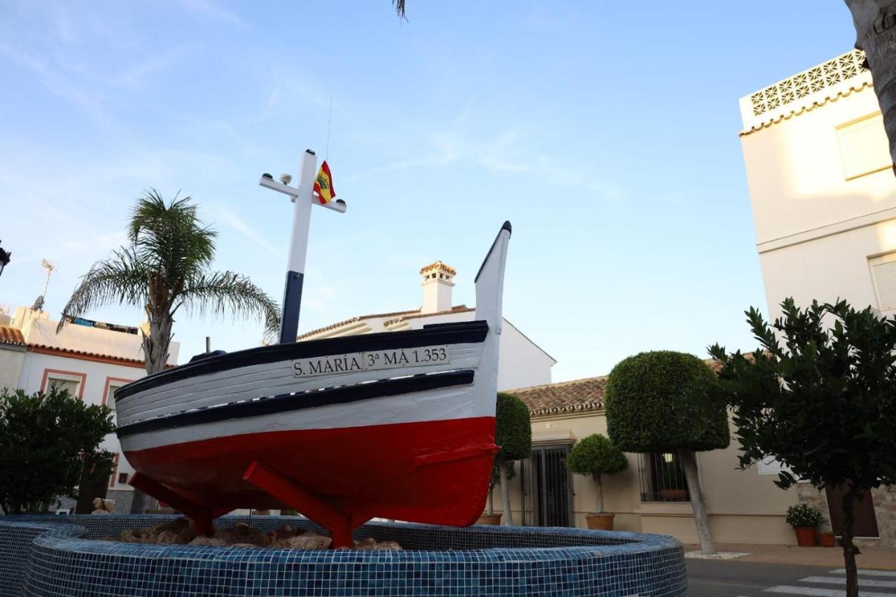 Marina Del Castillo, Duquesa Beachfront Apartment Манилва Экстерьер фото