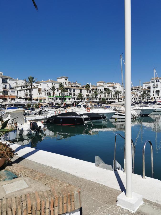 Marina Del Castillo, Duquesa Beachfront Apartment Манилва Экстерьер фото