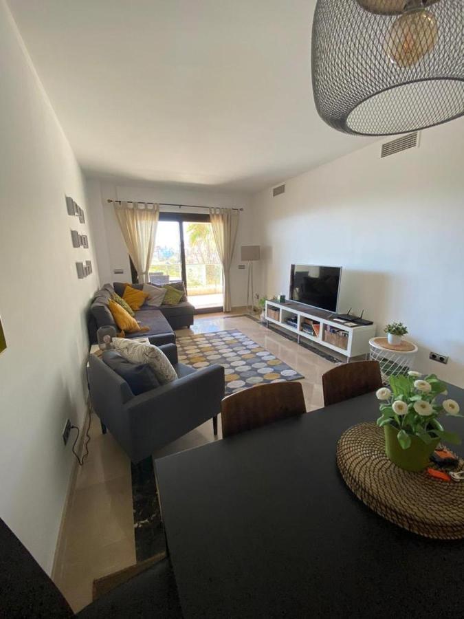Marina Del Castillo, Duquesa Beachfront Apartment Манилва Экстерьер фото