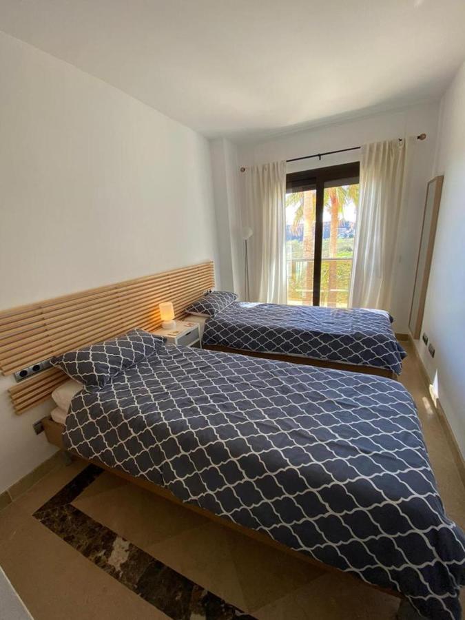 Marina Del Castillo, Duquesa Beachfront Apartment Манилва Экстерьер фото